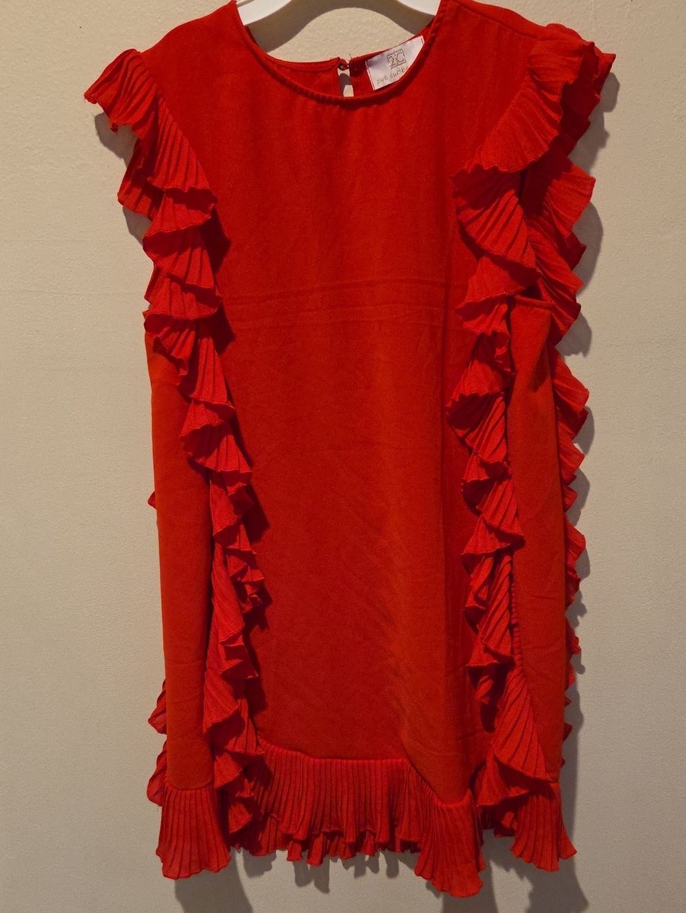 ❤️ TWO CUMBERLAND PLEATED RUFFLE MINI SHIFT DRESS, RED, MEDIUM - Picture 2 of 9